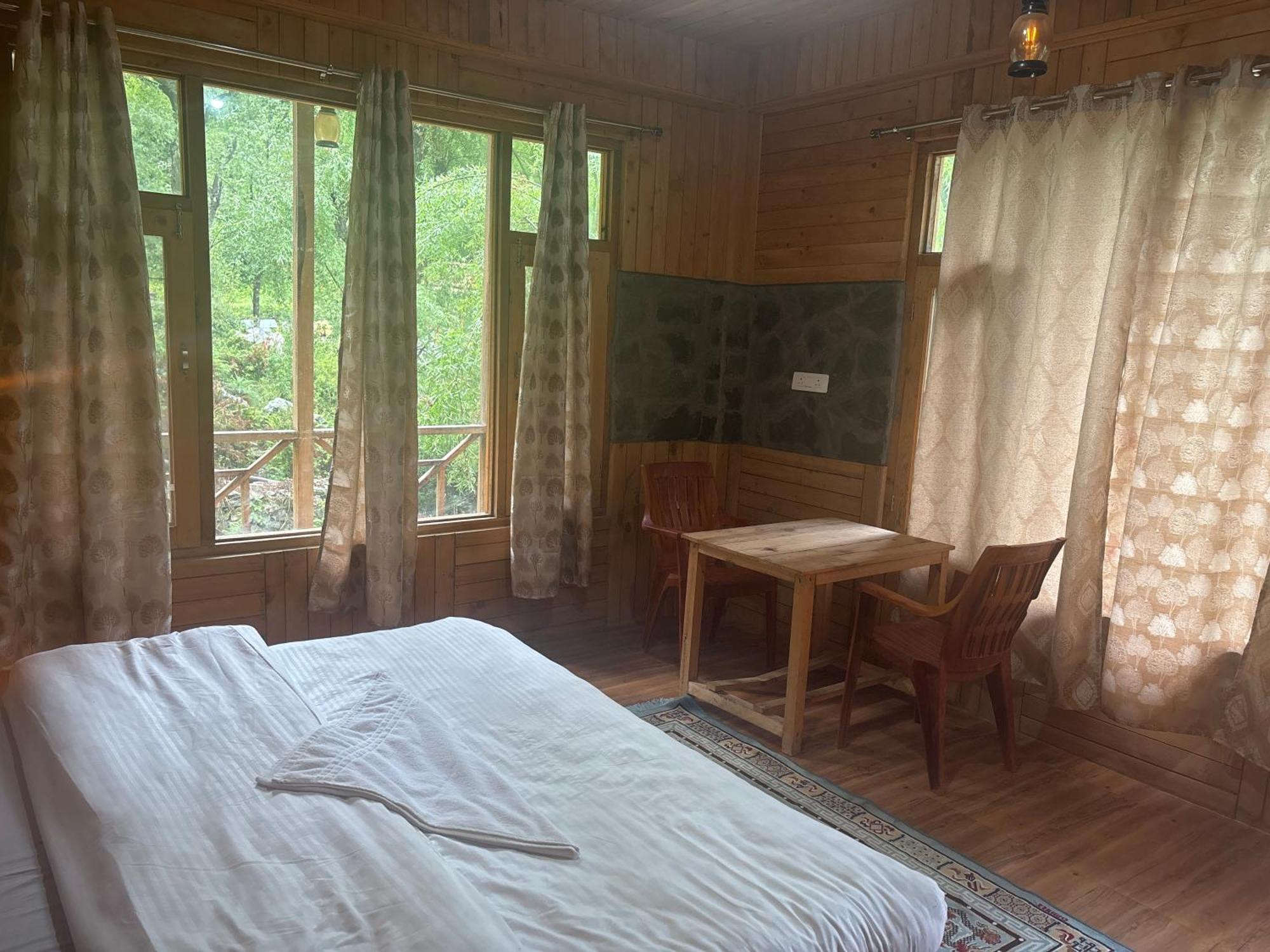 The Cozy Cabin, Jibhi Banjār Exterior photo