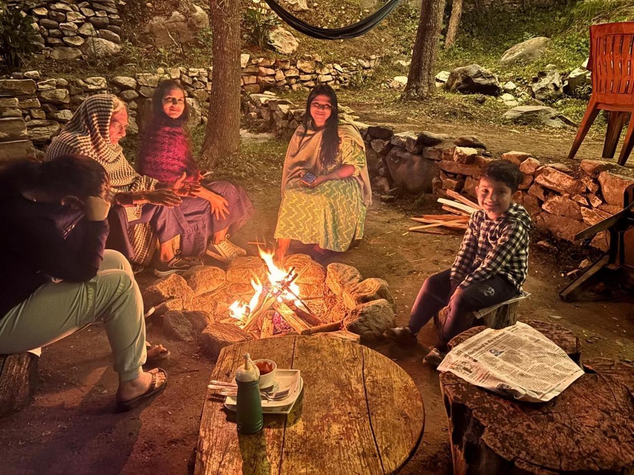 The Cozy Cabin, Jibhi Banjār Exterior photo