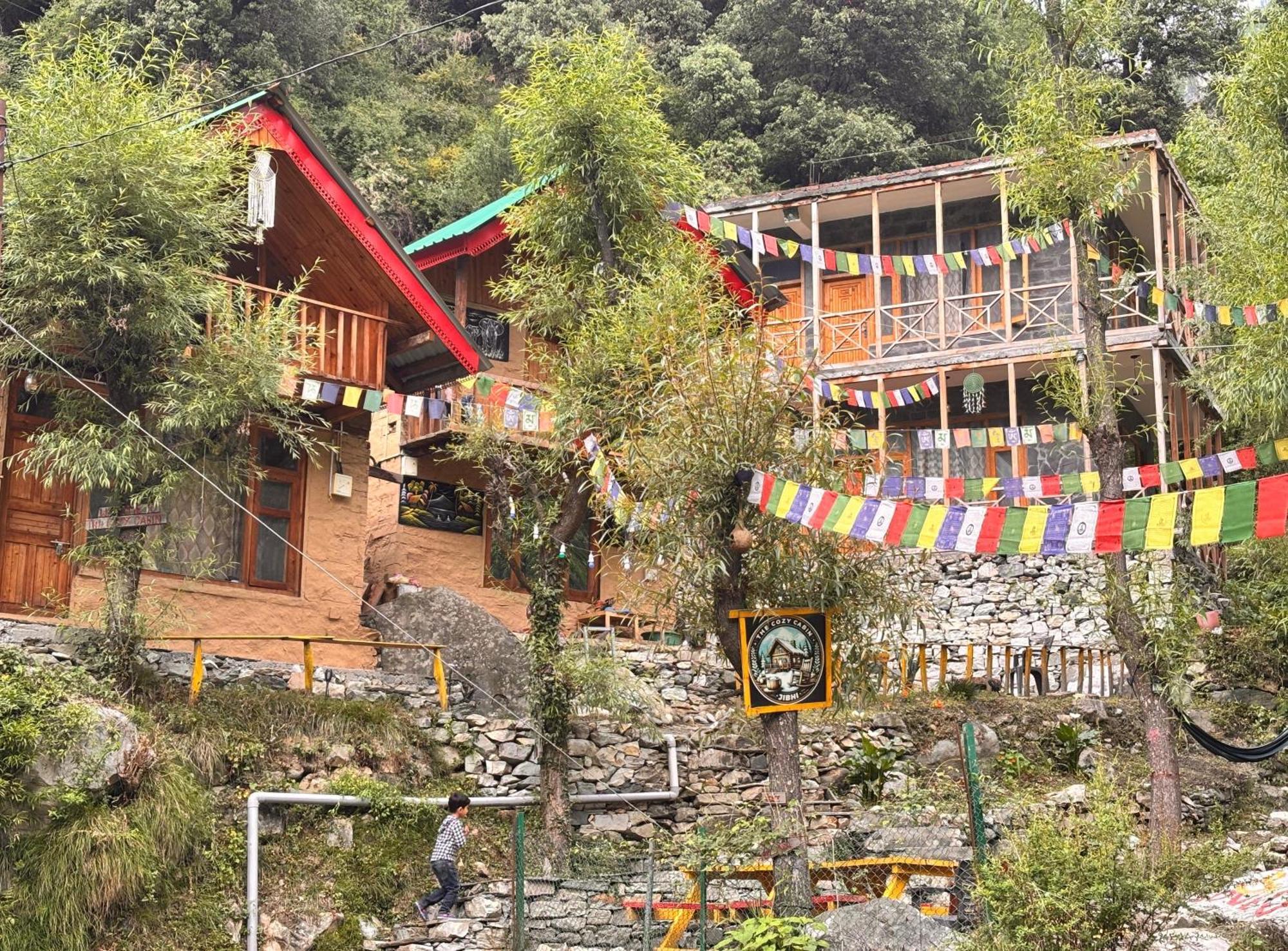 The Cozy Cabin, Jibhi Banjār Exterior photo