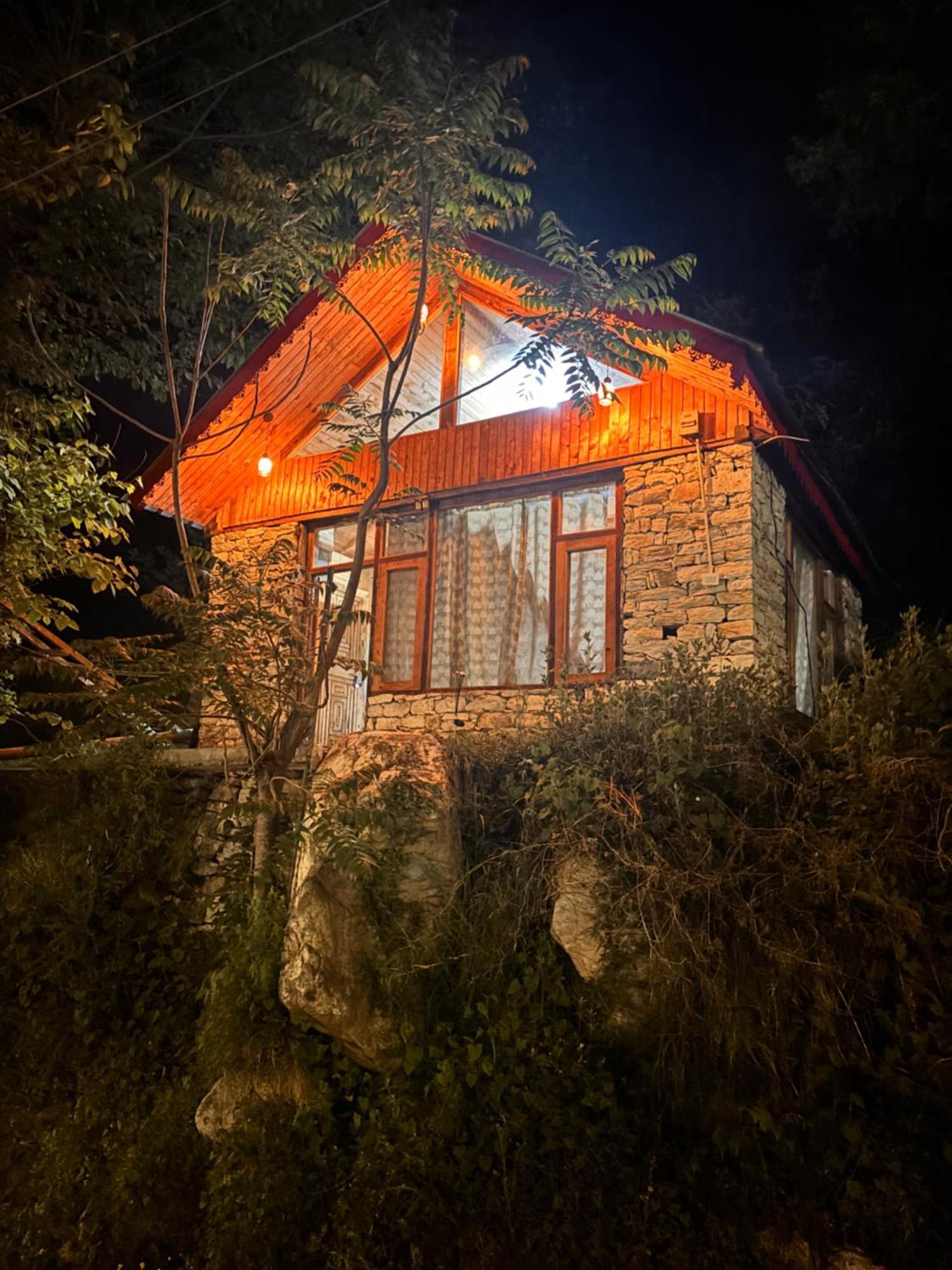 The Cozy Cabin, Jibhi Banjār Exterior photo